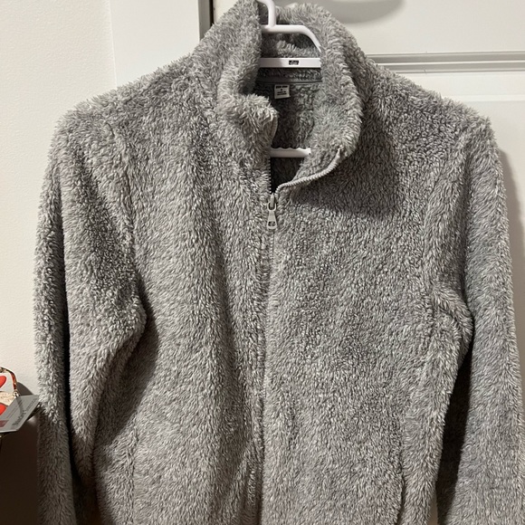 Uniqlo Grey Fuzz Zip Up - Picture 1 of 2